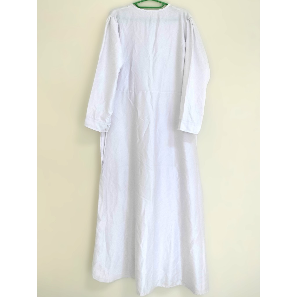 Preloved Stuff - Gaun Putih Motif Polos