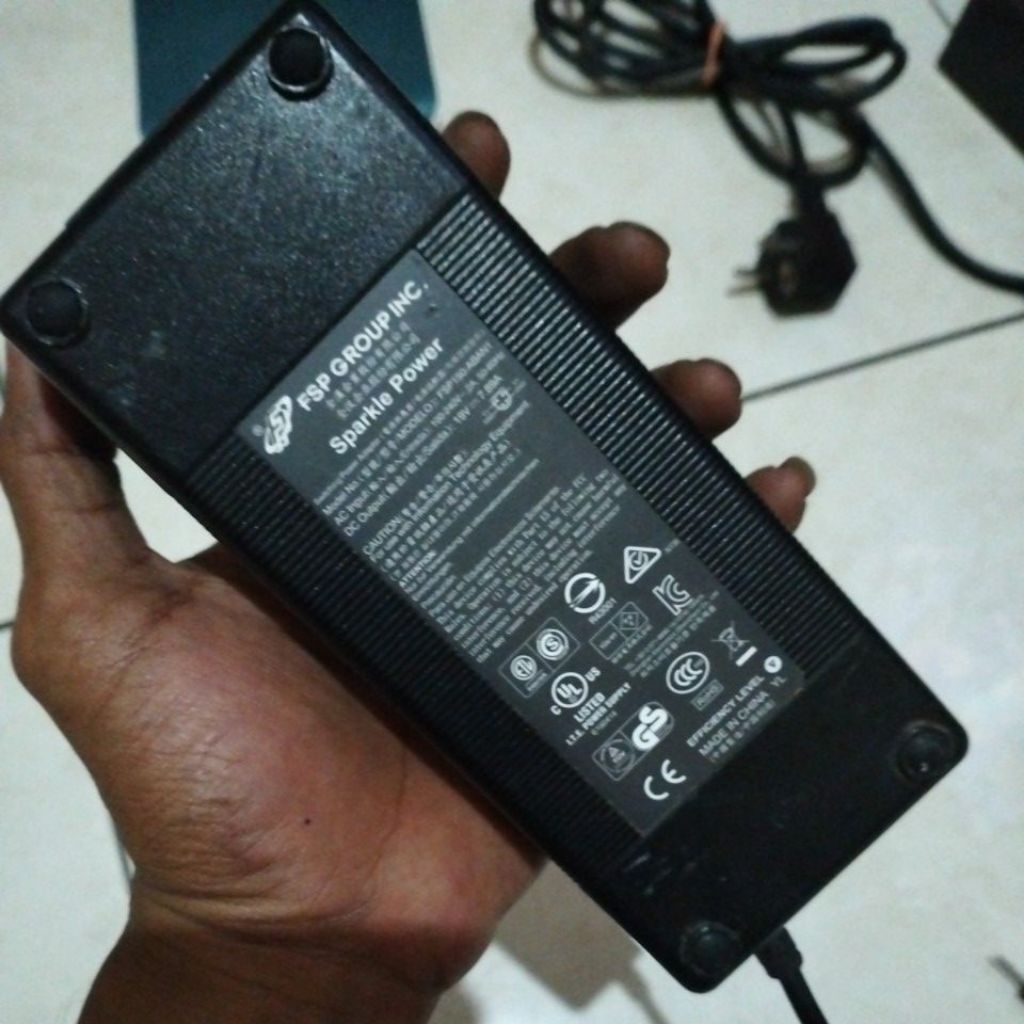 Power supply adaptor 19v 7.89A ORI FSP GROUP