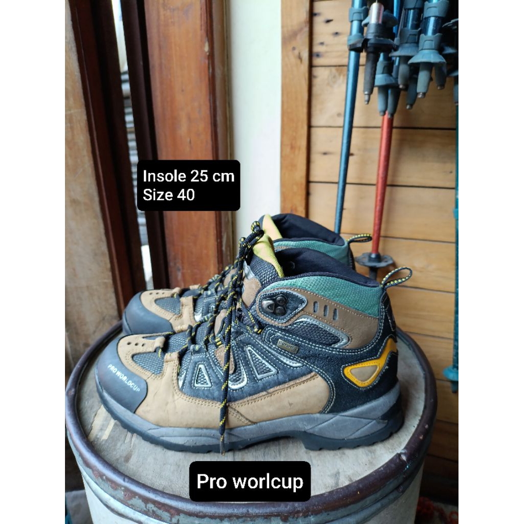 sepatu gunung second pro worldcup size 40
