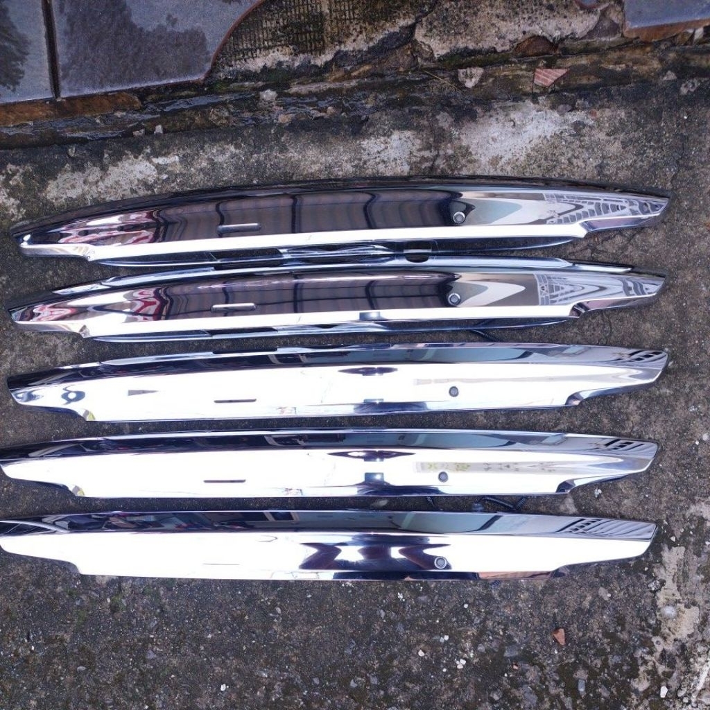trunklid/list bagasi chrome original honda FREED hybrid panjang