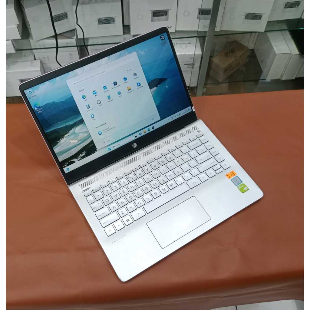 Laptop Leptop Bekas Second Hp 14-bf01 Core i7 7500 Ram 16 gb Ssd 128gb + hdd 1tb Vga 940mx 2 gb 14 i