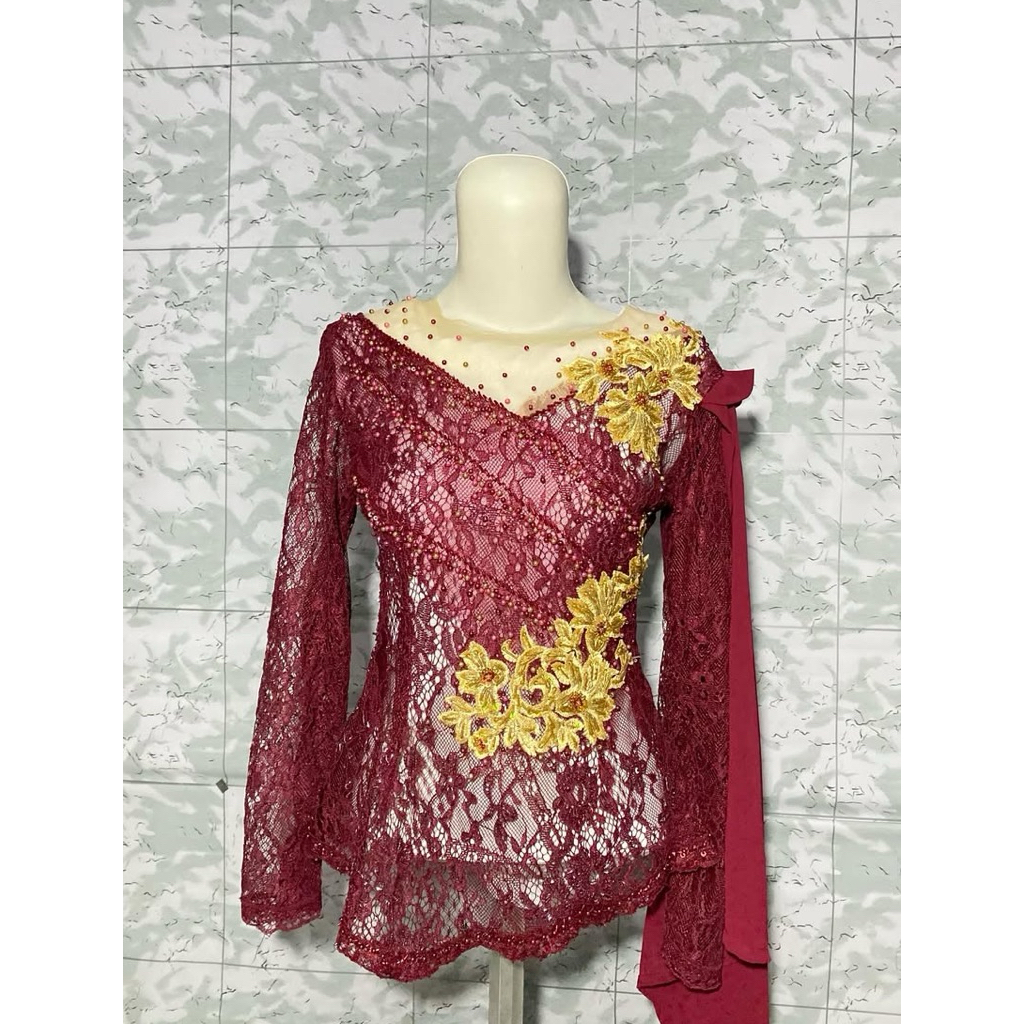 Preloved kebaya warna merah maroon