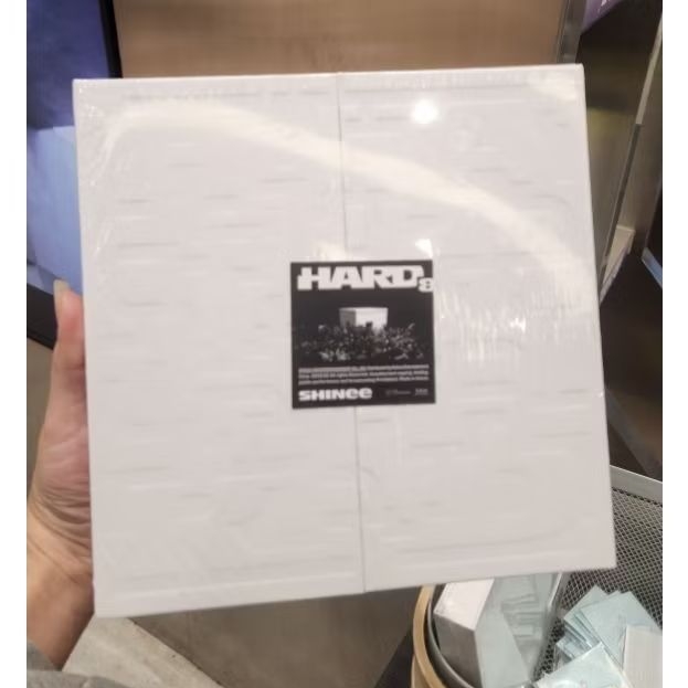 Ready stock Lipstick Etude House SHINee album hard play version album sealed photocard pc shinee one