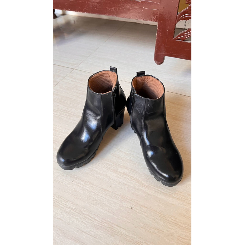 preloved sepatu boots