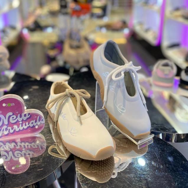 [DAPAT PAPERBAG] READY Sepatu GOSH ART 598