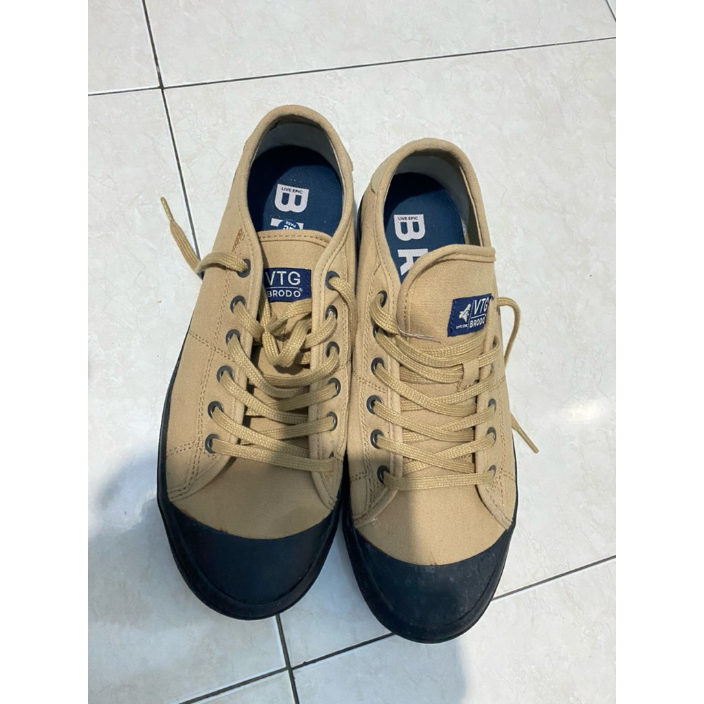 PRELOVED/SECOND OPEN NEGO Sepatu Brodo Vantage Low V2 Hi Camel