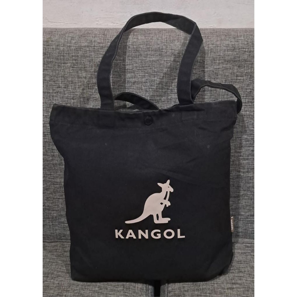 Totebag hitam Kangol