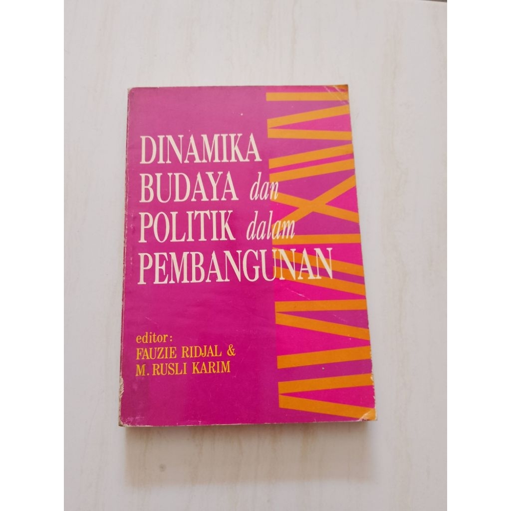 BUKU DINAMIKA BUDAYA DAN POLITIK DALAM PEMBANGUNAN