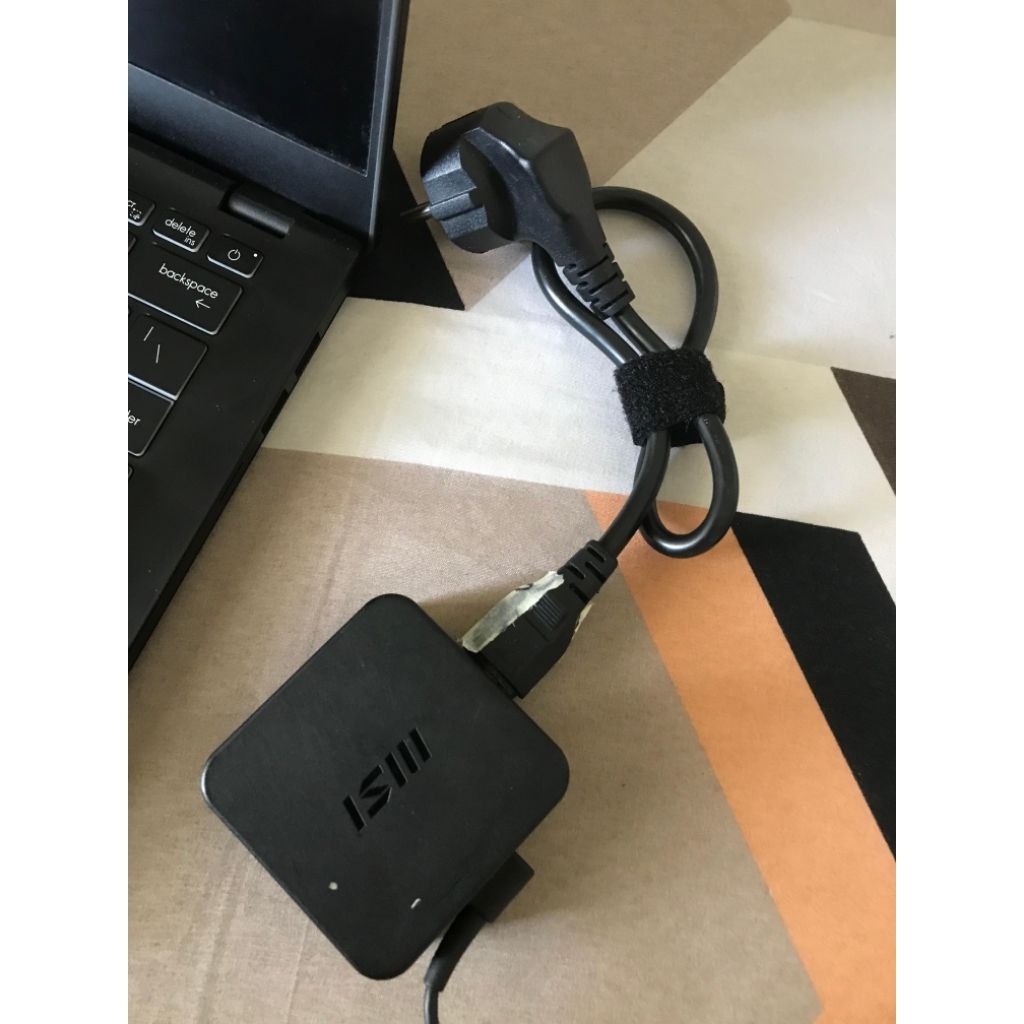 Laptop MSI (Rusak Motherboard, Cocok untuk Sparepart Lengkap dan Murah)