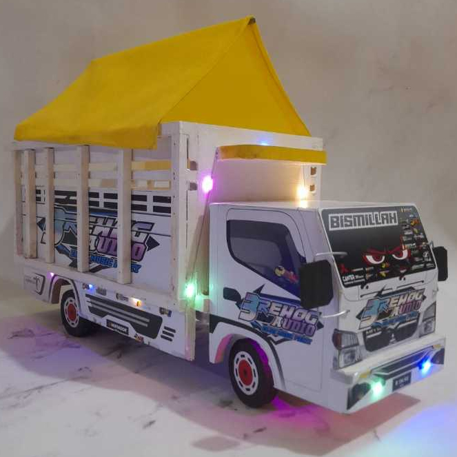 Miniatur Truk Kayu Jumbo Pintu belakng bisa Buka udah da lampu dan terpal