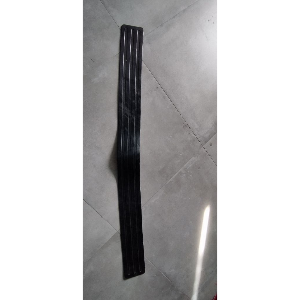 Garnish bumper Suzuki Vitara Escudo Sidekick.