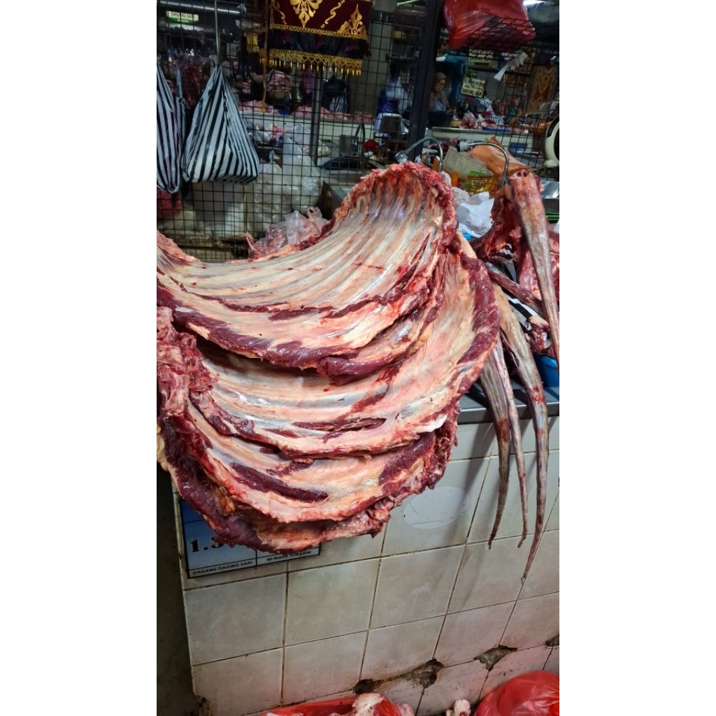 Iga Sapi Utuh Daging Tebal Berat 10 Kg