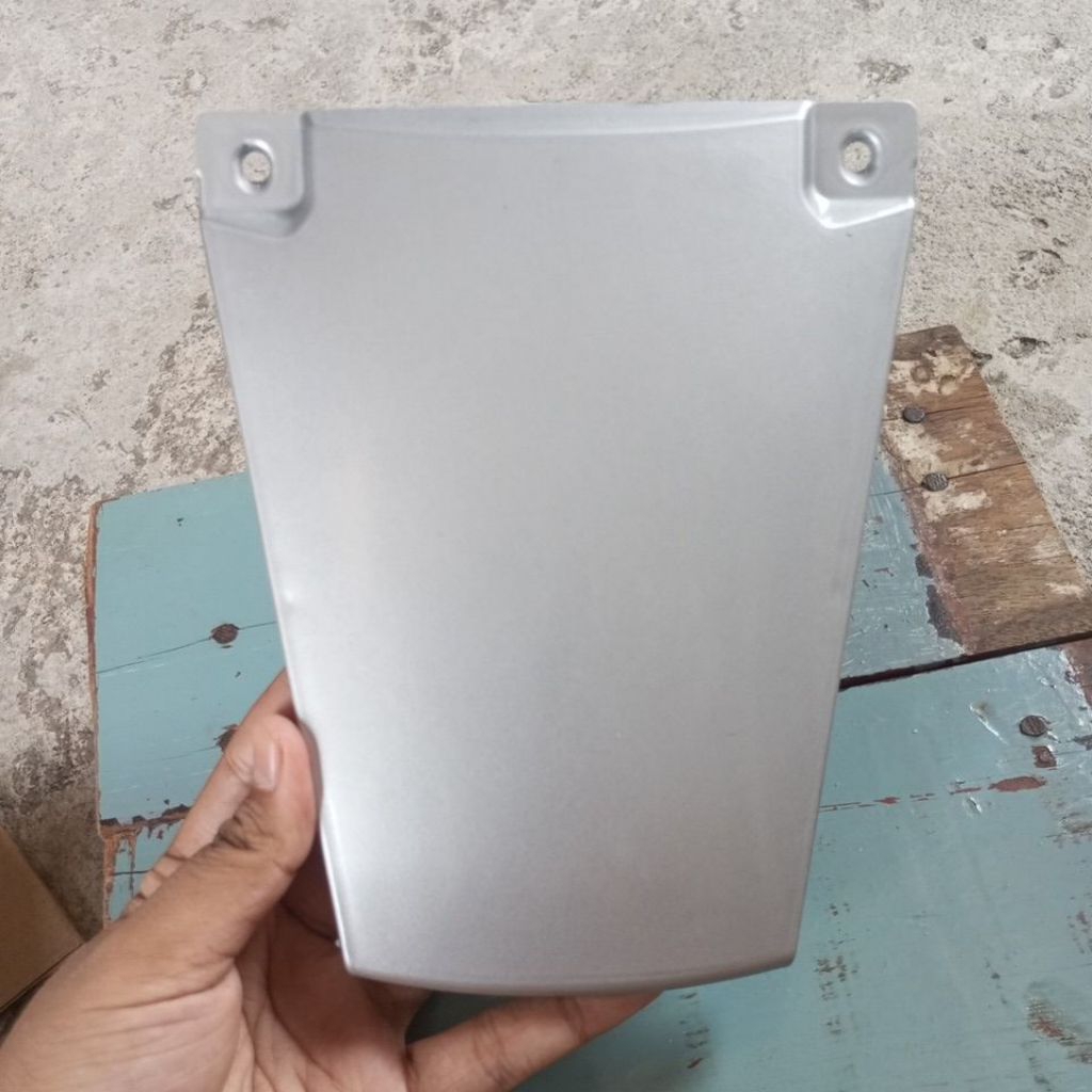 pet Stop/Sambungan Body Belakang Vega Lama Warna Silver