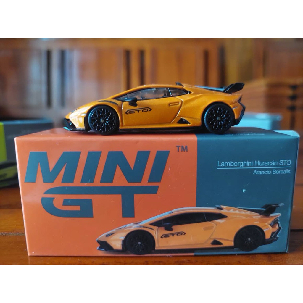 mini gt Lamborghini Huracán STO Arancio Borealis