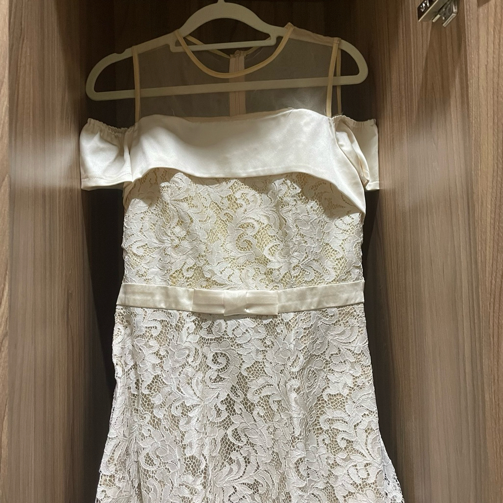 [PRELOVED LIKE NEW] Moscato - Lace Dress Renda Ivory Cream Krem Wanita