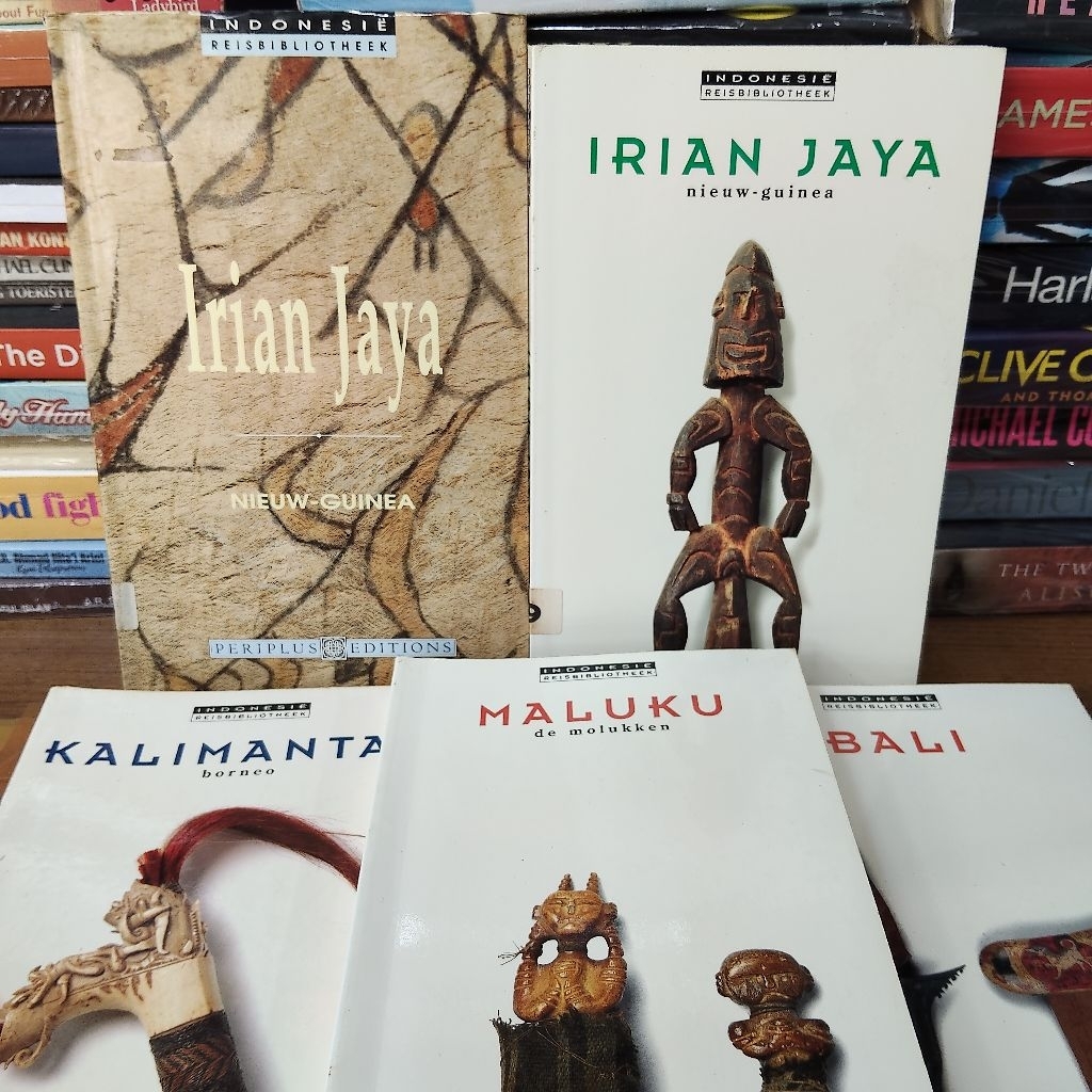 Buku Original • Buku Bahasa Belanda Seri Pulau Di Nusantara / Irian Jaya / Bali / Maluku / Kalimanta