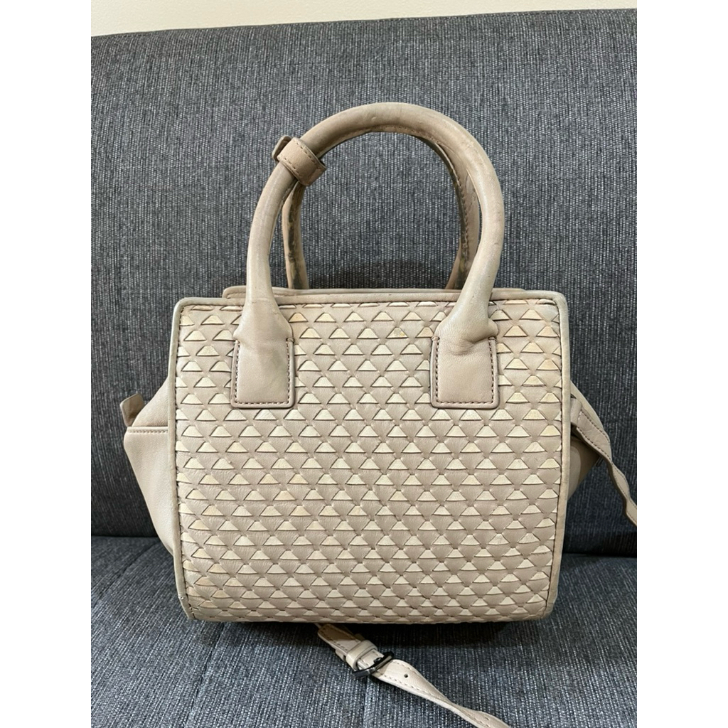 Tas Preloved Sling Bag Kulit Asli Anyam