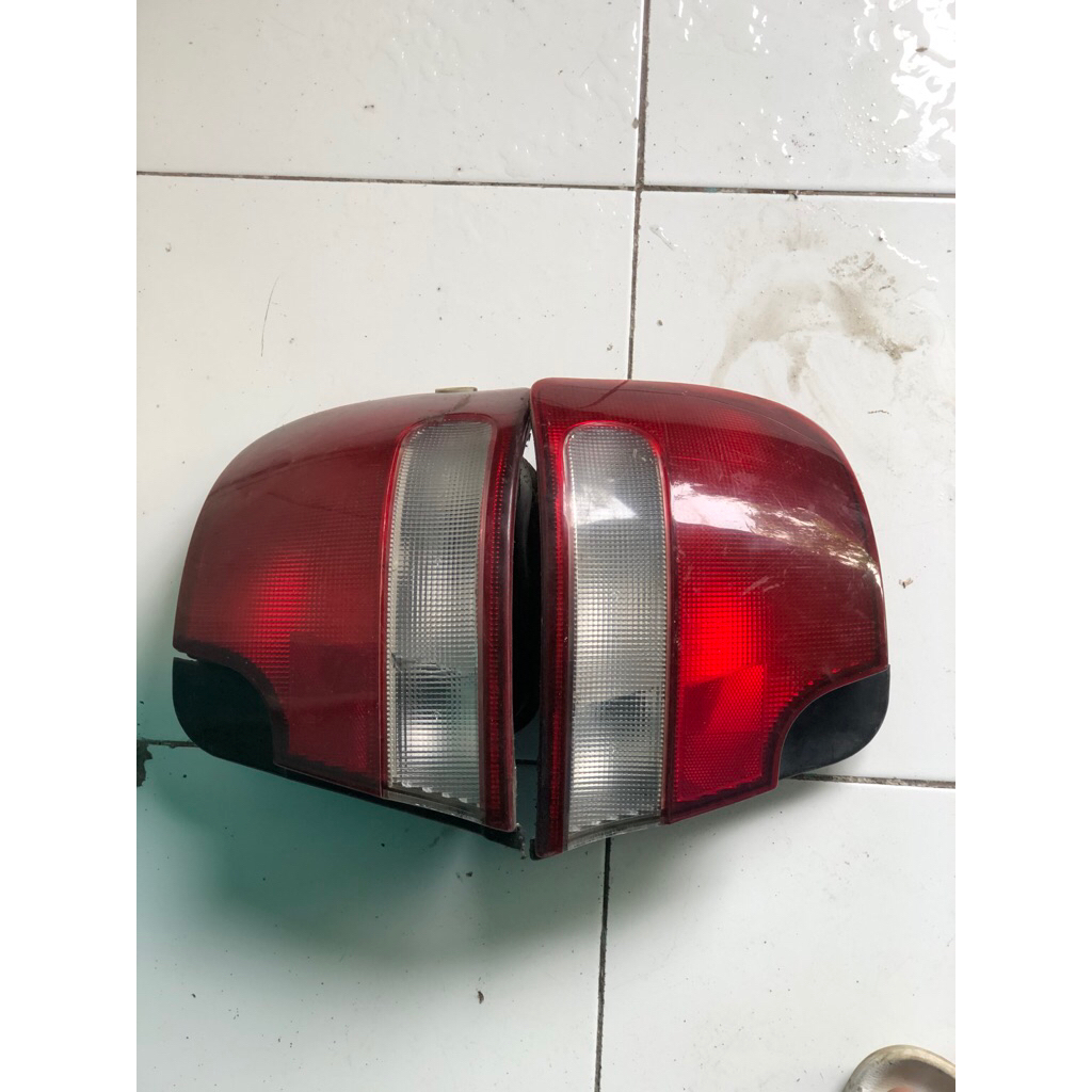 lampu belakang hyundai elantra