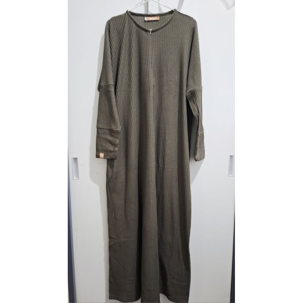PRELOVED NOIR ABAYA WARNA TSUGA BELLEZASH SIZE XL