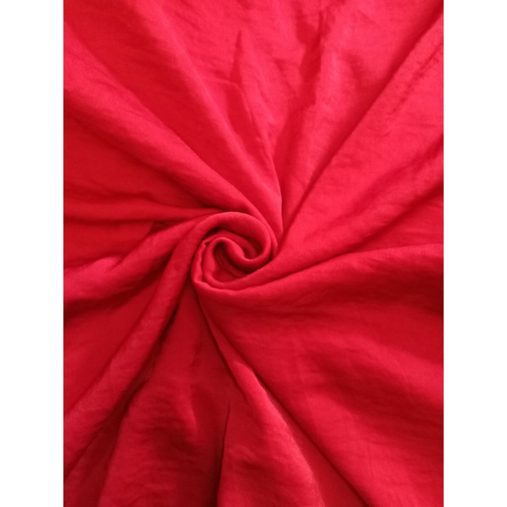 KAIN SILK POLOS WARNA MERAH KODE III (125-230 cm)