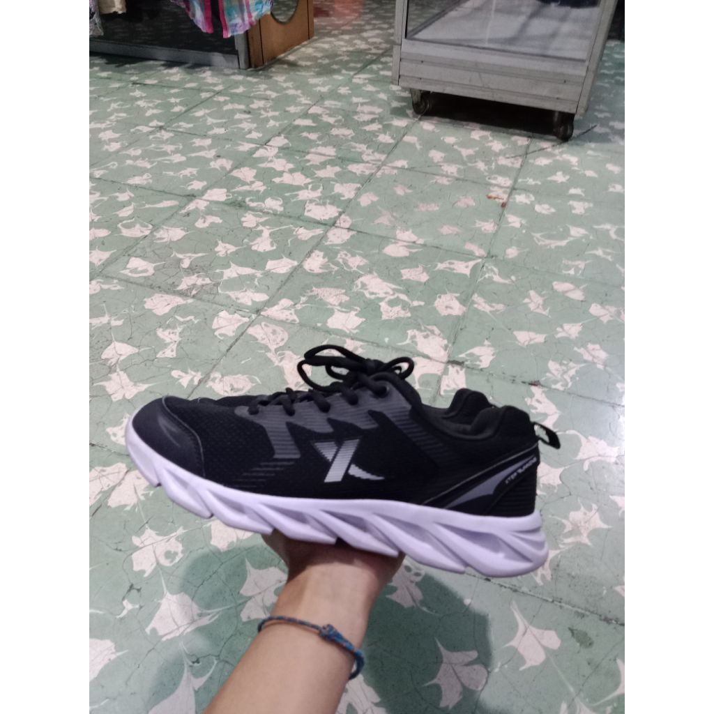 Sepatu XTep Second Original(42)