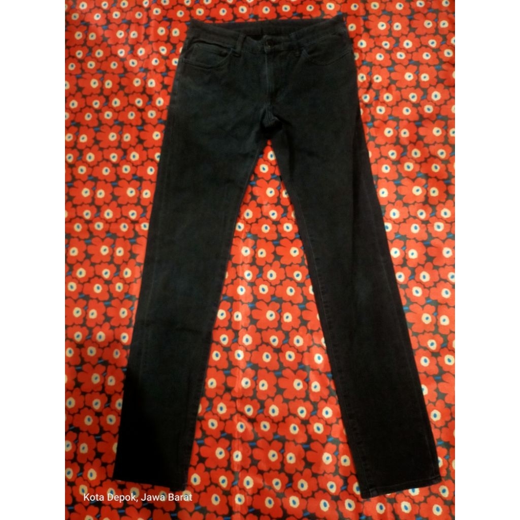Celana Jeans Uniqlo Hitam