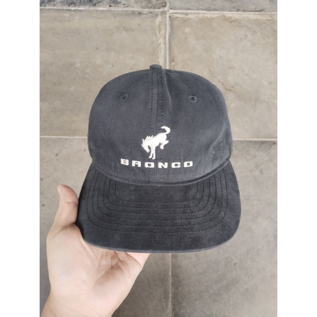 Topi Ford Bronco Hitam