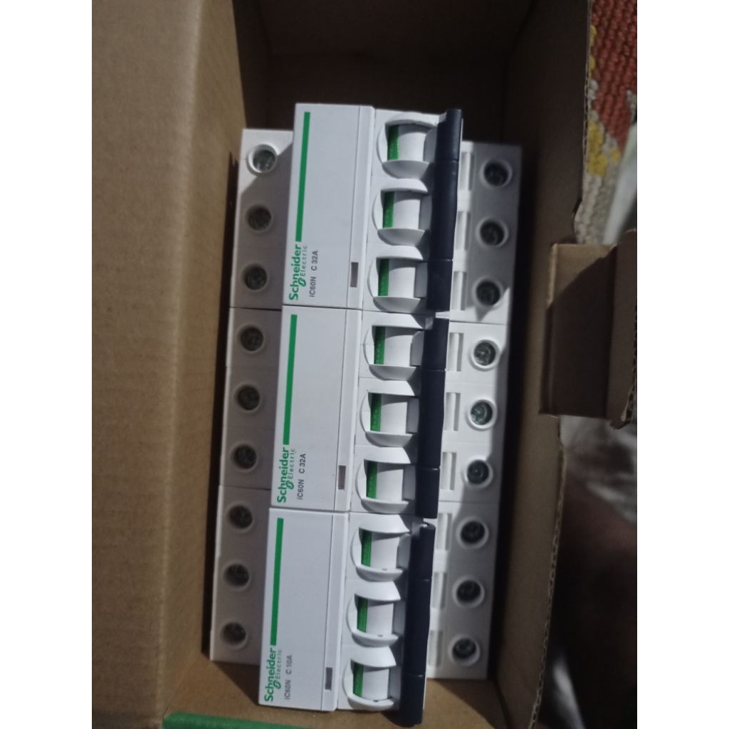 mcb 3 phase Sneijder 4pcs