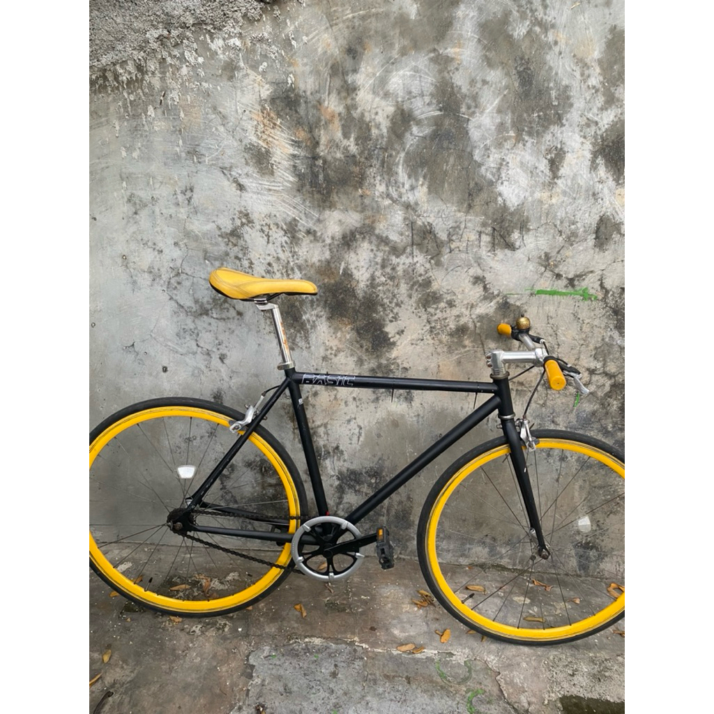 Sepeda Fixie Fullbike Basic Airwalk Fullset Kondisi Second