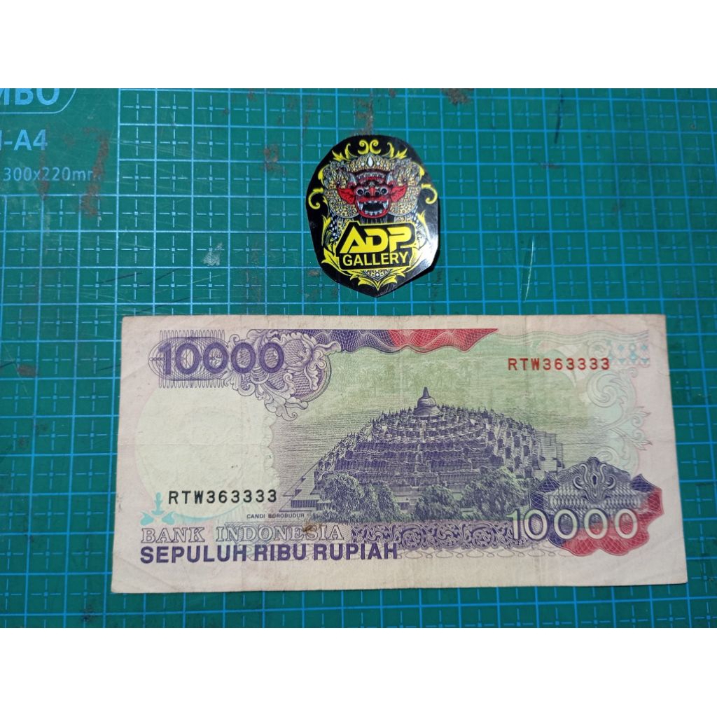 Uang kuno Indonesia Asli 10000 Hamengku No seri RTW 363333(hampir solid 3) tahun 1992 original