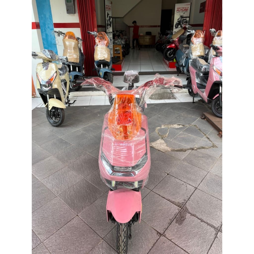 SEPEDA LISTRIK UWINFLY MODEL M60 LITHIUM WARNA PINK