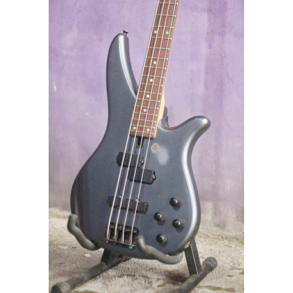 gitar bass yamaha RBX370 active