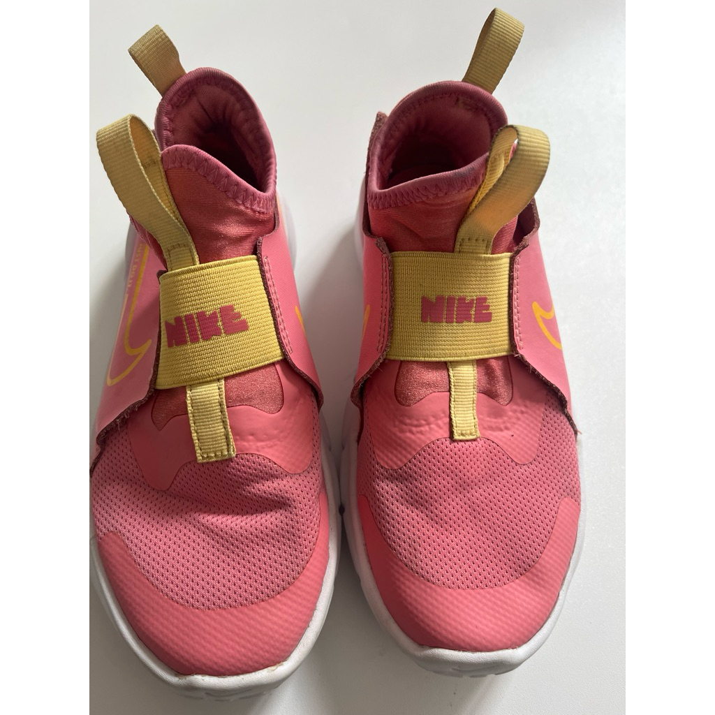 preloved sepatu anak Nike pink