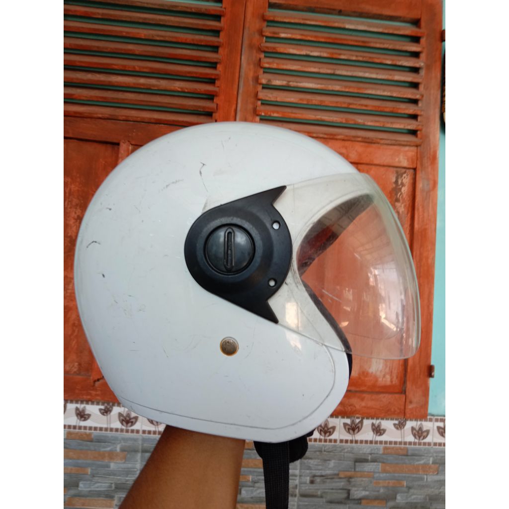 helm Scoopy putih