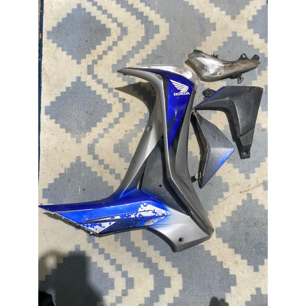 Cover Sayap Honda Supra X 125 Helm In FI Bagian Kanan Original