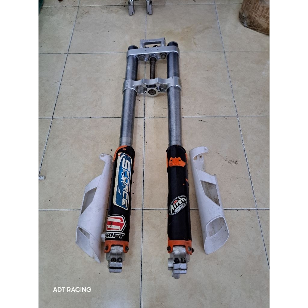 usd upside down ktm 250 tahun tua bahan