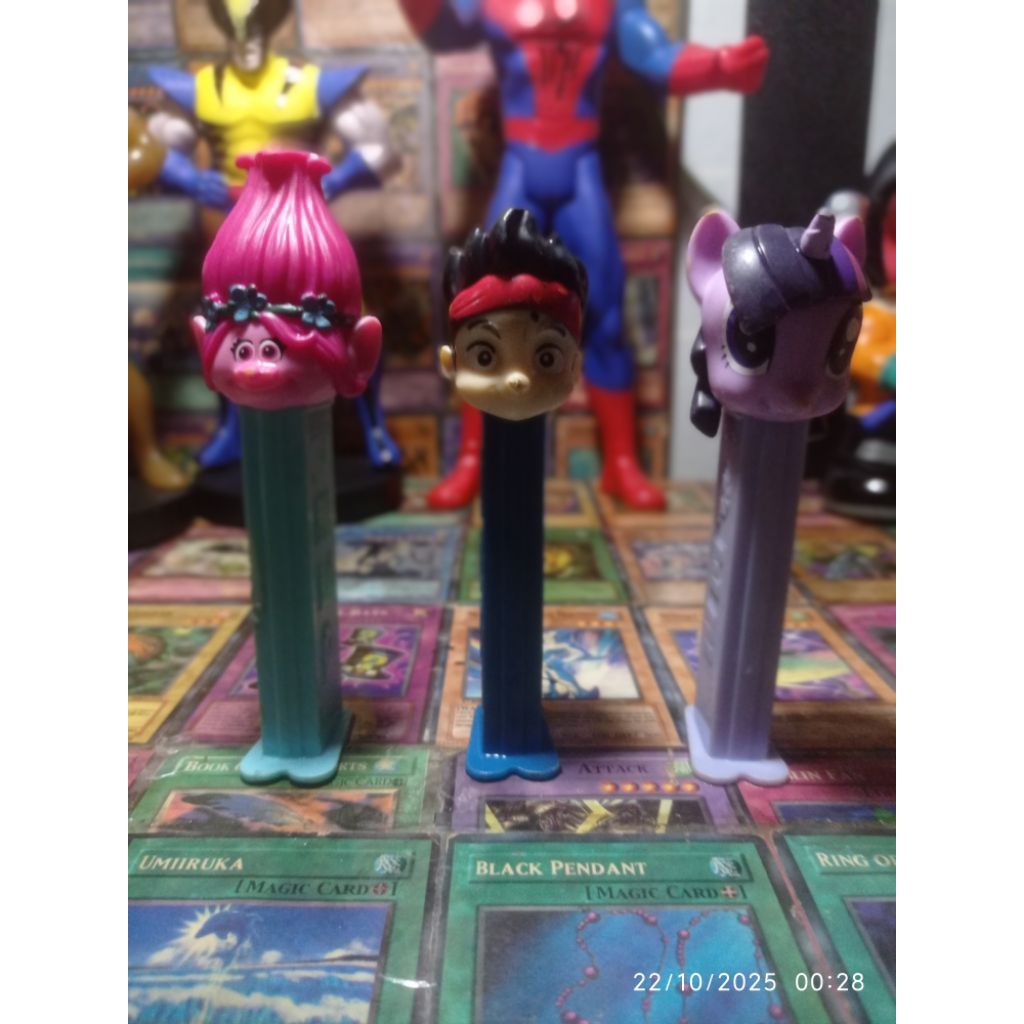 set mainan permen pez karakter