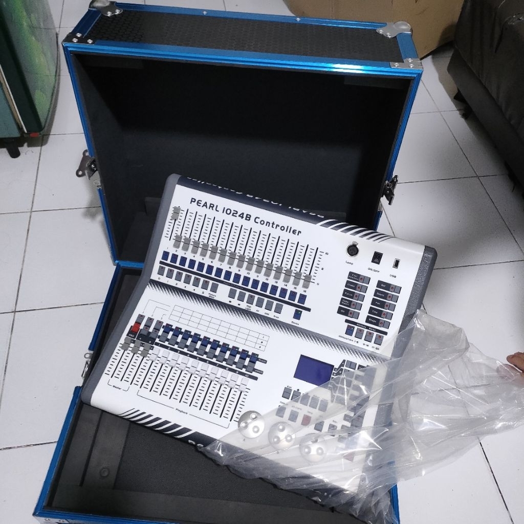 mixer dmx PEARL 1024B