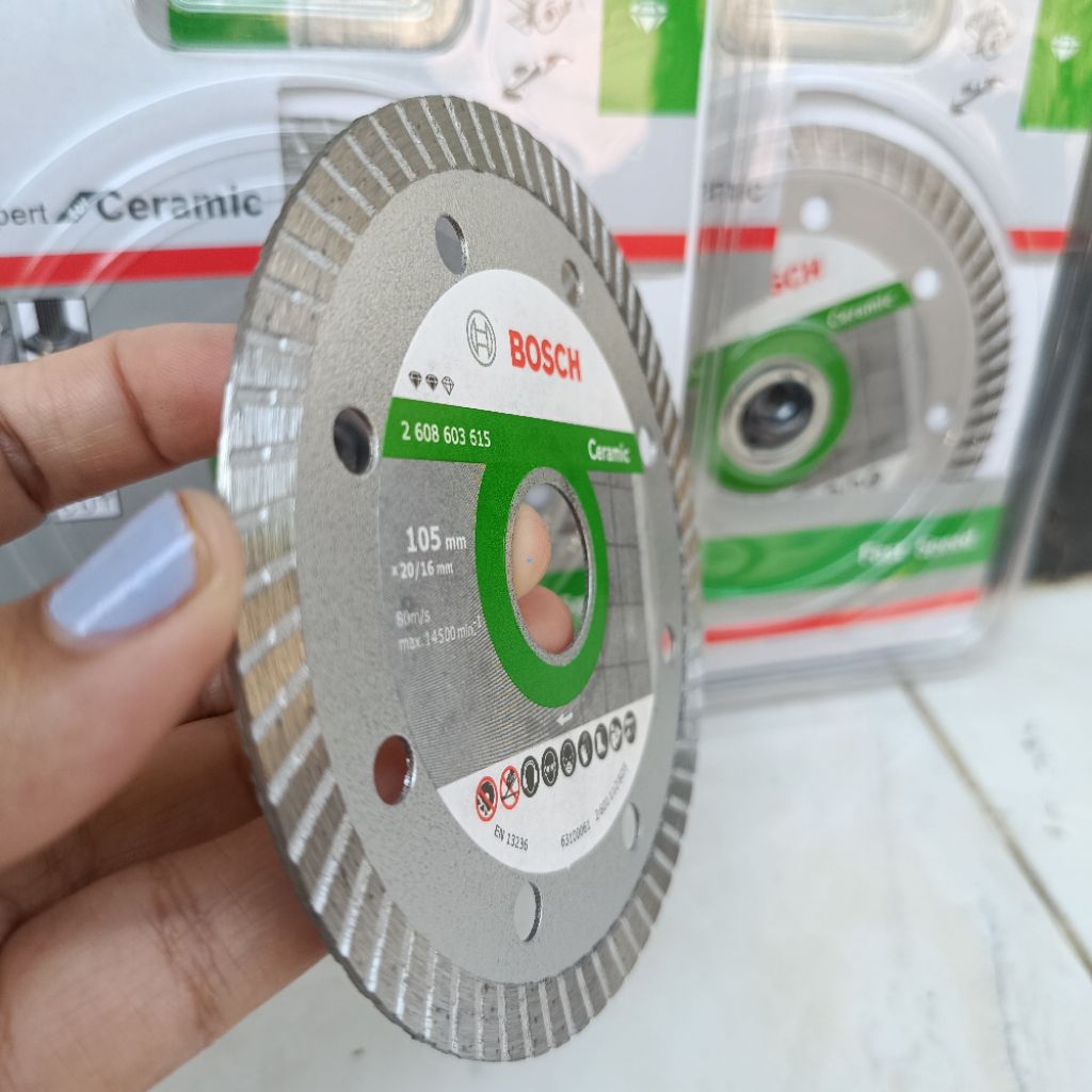 mata gerinda Bosch turbo alat potong granit dengan hasil baik dan profesional