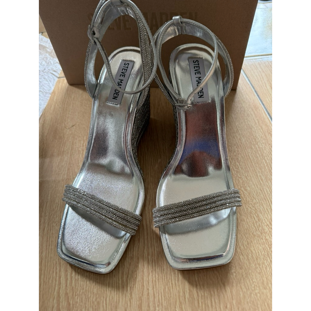 *Preloved* Remington steve madden sandal wedges