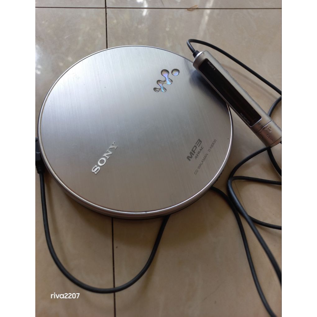 discman sony D - NE830 - SONY WALKMAN + REMOT