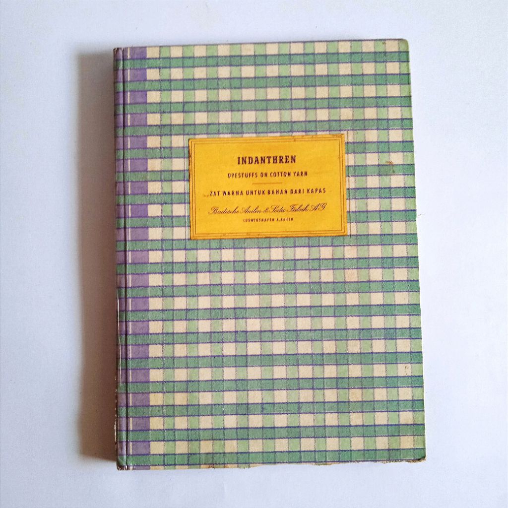 Antik Vintage Buku Katalog Lama Pewarna Kain Industri Tekstil INDANTHREN ZAT WARNA UNTUK BAHAN KAPAS