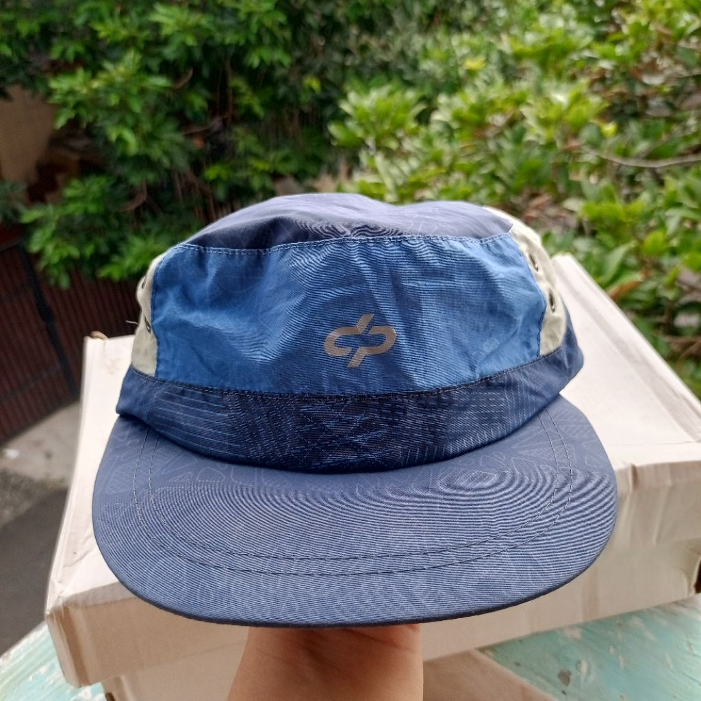 Topi running/ outdoor preloved