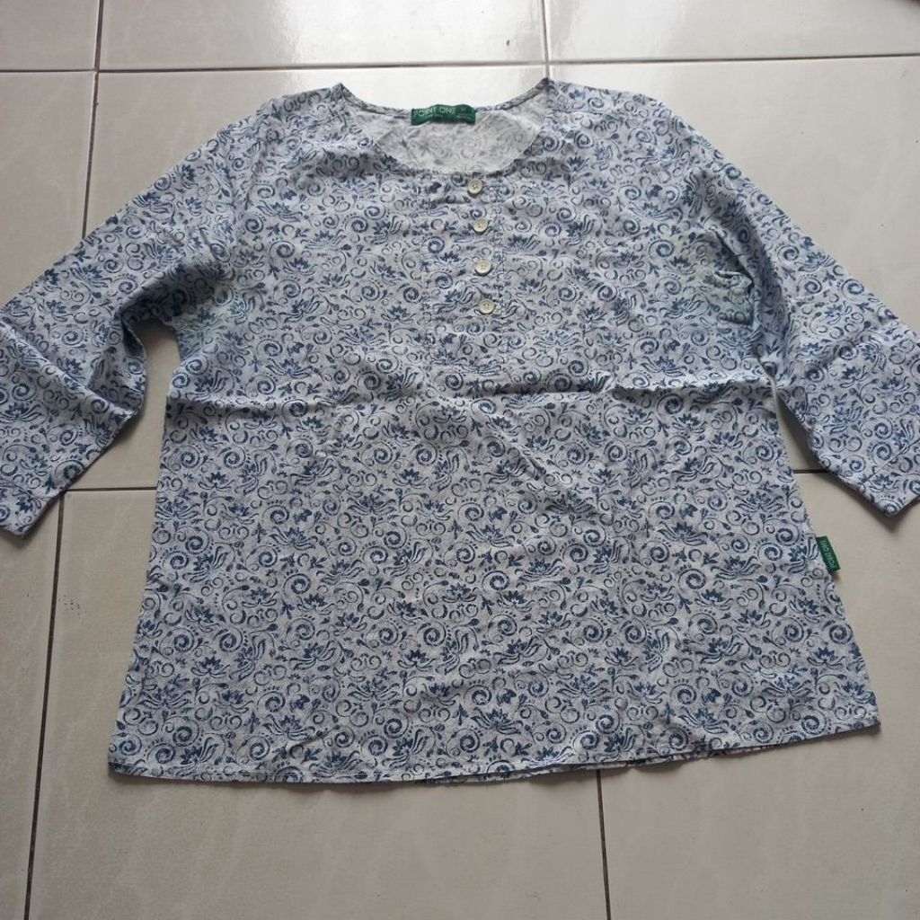 atasan blouse katun point one preloved motif batik tangan 3/4