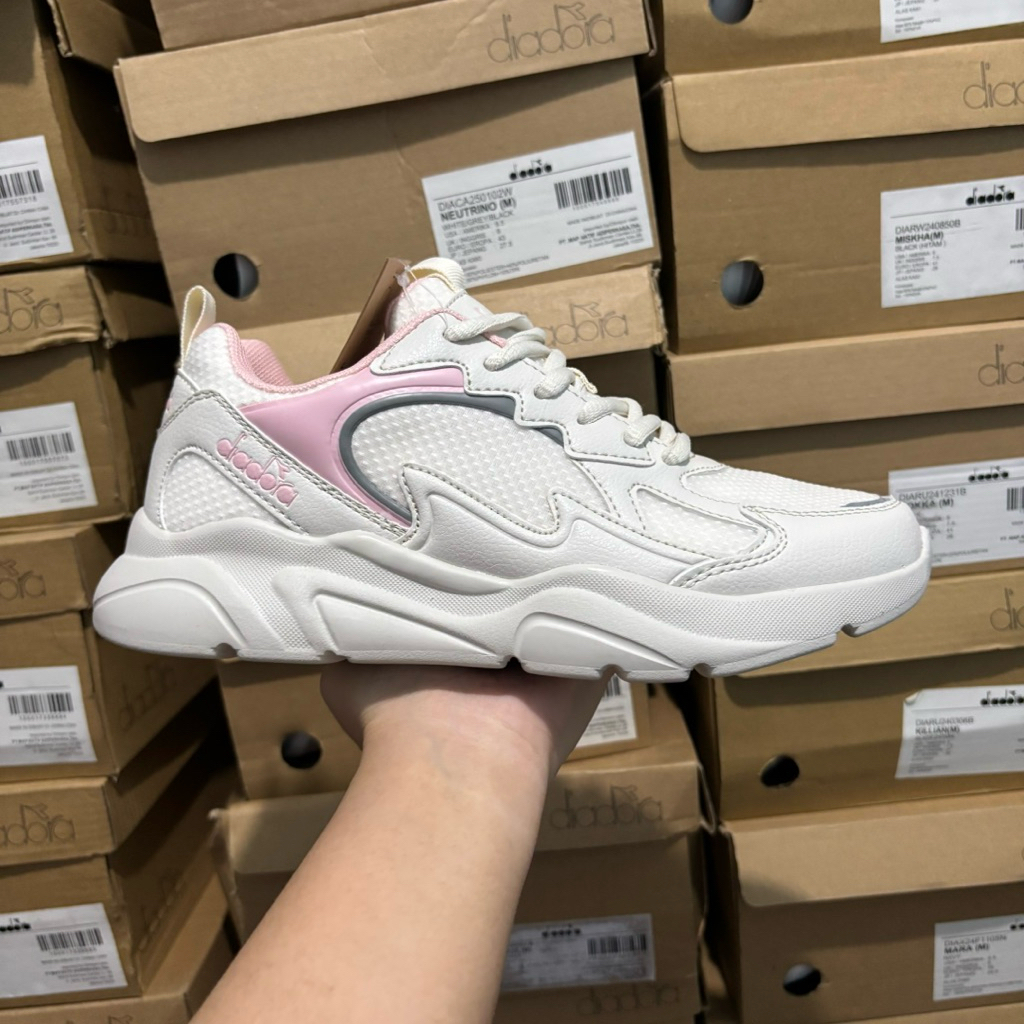 (size 37) SEPATU DIADORA NAKAMURA BEIGE