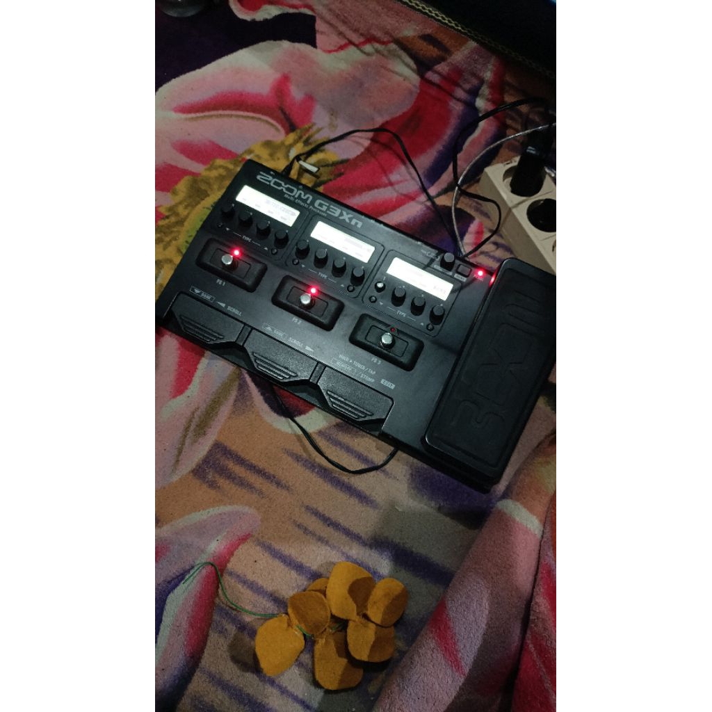 Efek Gitar Zoom G3xn