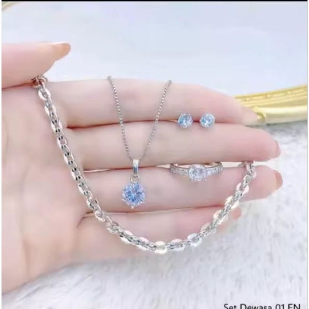satu set perhiasan titanium perak silver