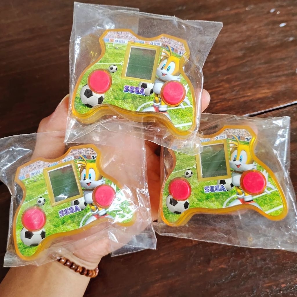 3 pcs Gimbot Sega Football Vintage 2004. Game watch jadul