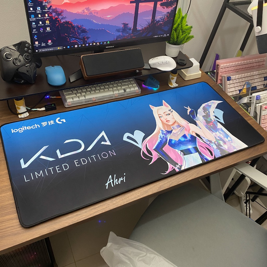 Logitech G Deskmat KDA Ahri Limited Edition ex-pajangan