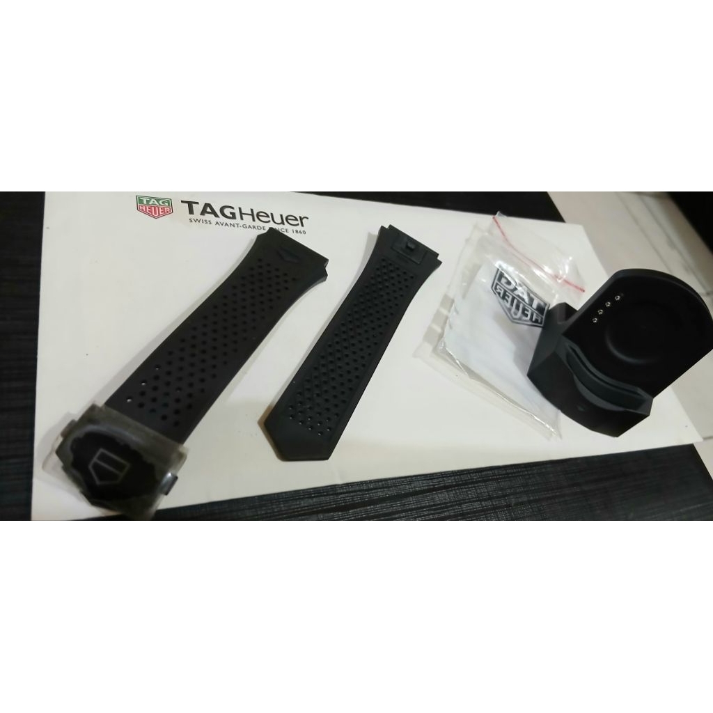 Black Rubber Strap Tag Heuer Connected Calibre E4 Porsche Edition 45mm + Charger